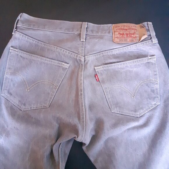 Levi Strauss 501 Straight Fit SZ 32x32 Light Grey Button Up Jeans - Picture 6 of 15